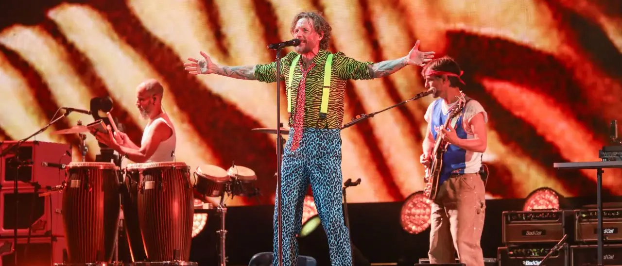 Jovanotti a Catanzaro: tra tanto entusiasmo on the road e qualche critica oggi la parola passa allo show\n
