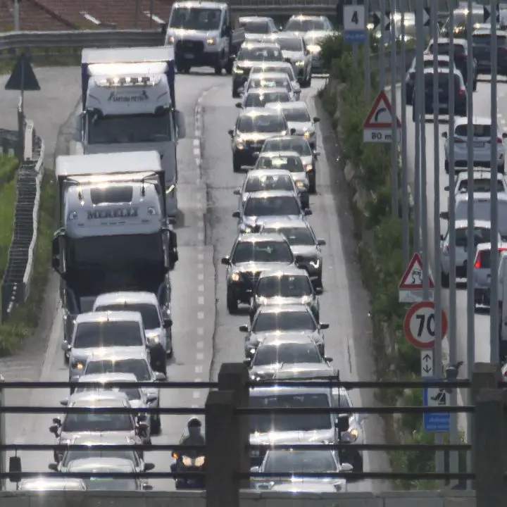 Il rientro costa caro, tra benzina e pedaggio Reggio Calabria-Milano può costare 230 euro\n
