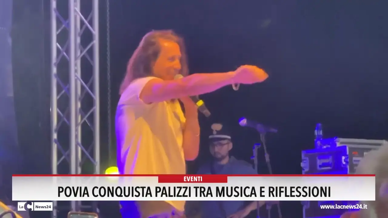 Povia conquista Palizzi tra musica e riflessioni