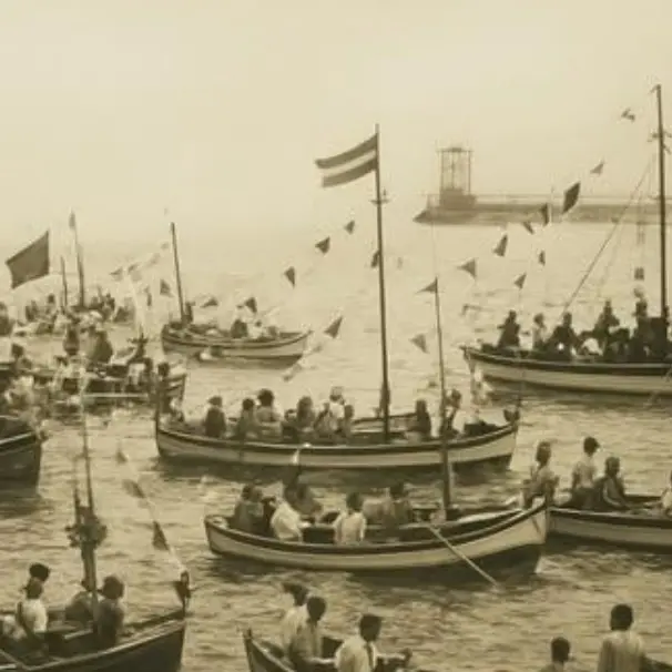 <p>Vibo Marina celebra la Madonna di Pompei: dal 1948 la processione a mare rinnova una tradizione di fede e devozione</p>