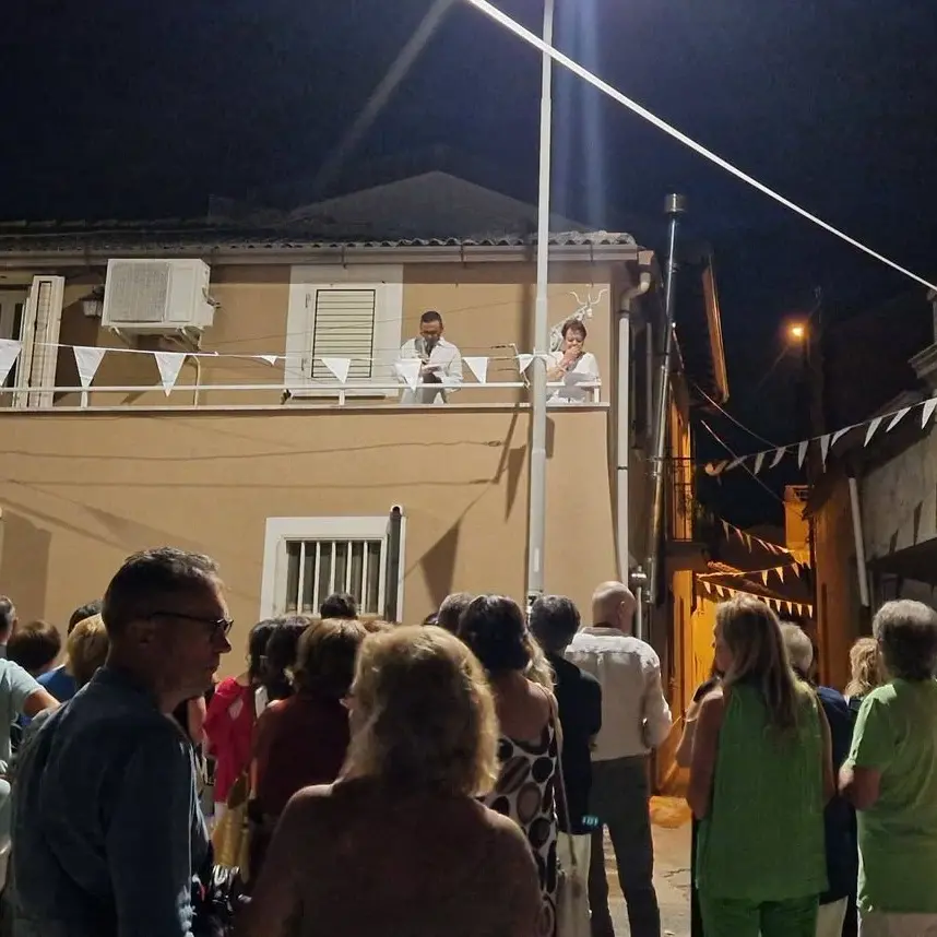 Mileto, a Comparni la poesia torna protagonista tra vicoli, musica e tradizioni: successo per la terza edizione\n