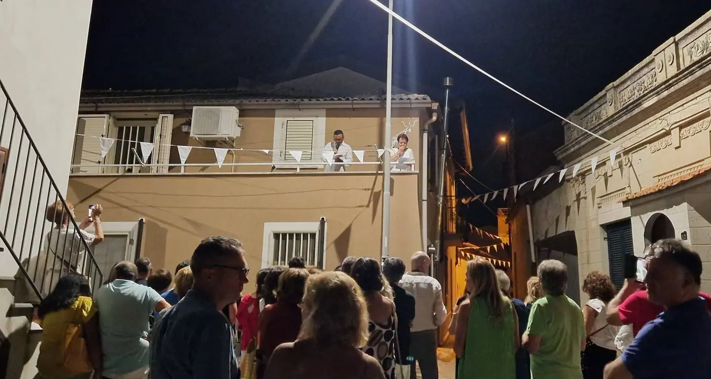 Mileto, a Comparni la poesia torna protagonista tra vicoli, musica e tradizioni: successo per la terza edizione\n