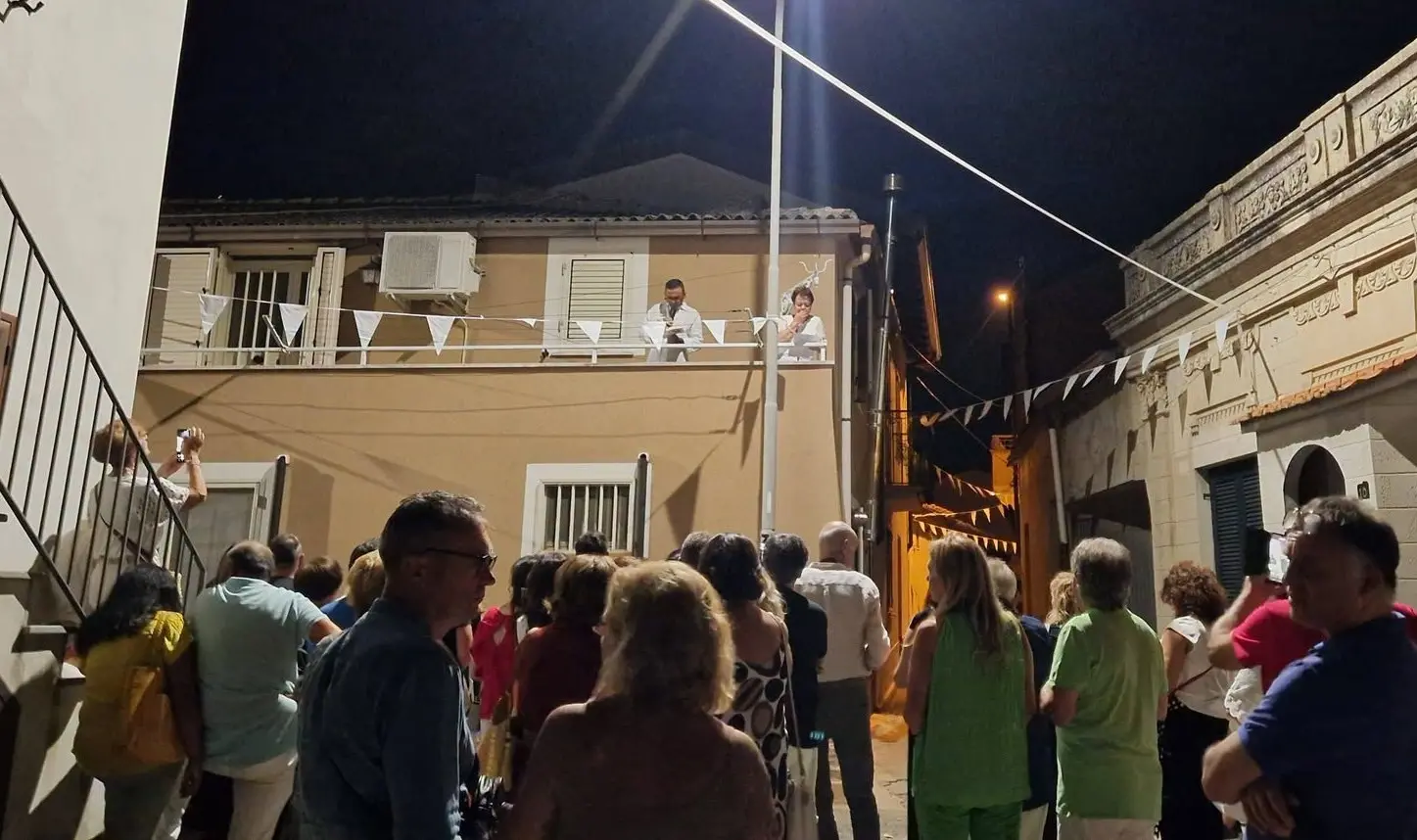 Mileto, a Comparni la poesia torna protagonista tra vicoli, musica e tradizioni: successo per la terza edizione\n