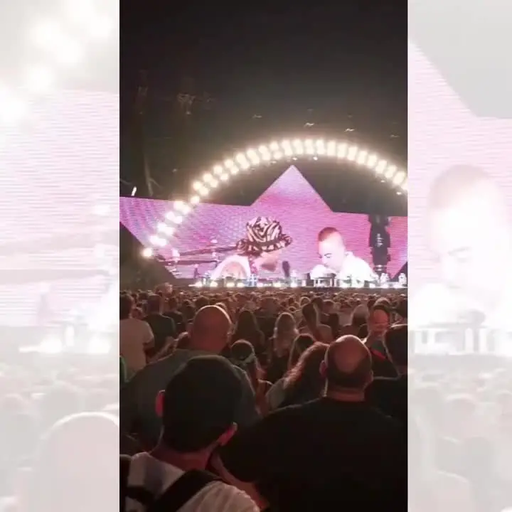 La proposta di matrimonio dal palco di Jovanotti