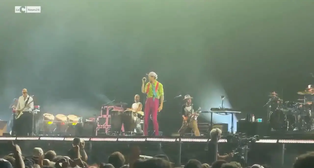 Jovanotti accende la Calabria Music Arena a Catanzaro