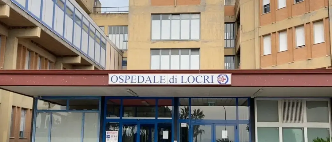 Caos al Pronto Soccorso di Locri: pazienti in attesa da ore: intervengono i Carabinieri\n