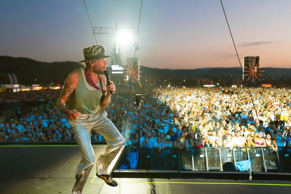 Catanzaro, 30mila presenze al Jova Summer Party: l’Amministrazione comunale ringrazia la macchina organizzativa e i servizi coinvolti\n
