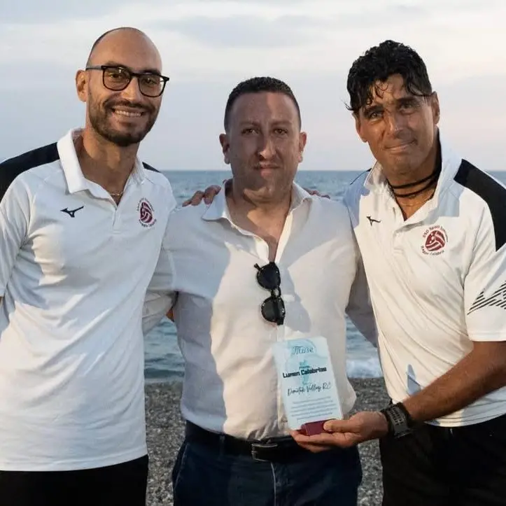 Domotek Volley premiata al “Lumen Calabriae”: una serata di emozioni e cultura sportiva\n