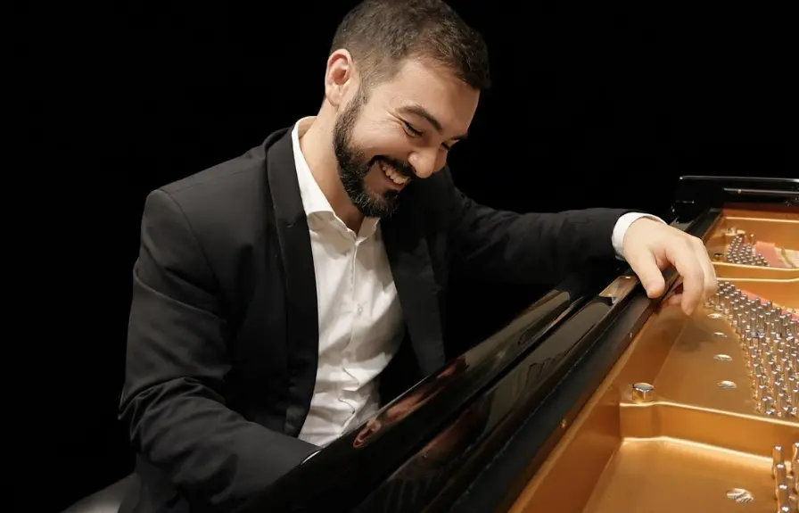 Costa degli dei International music festival: a Nicotera il pianista Giuseppe D’Aloi con il recital Paesaggi dell’anima\n