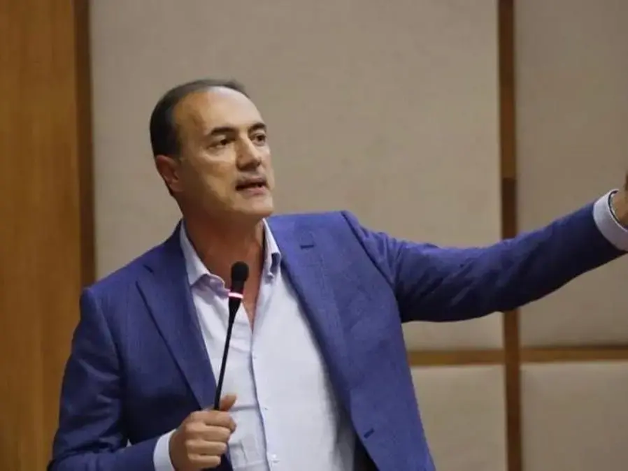 Giannetta passa al Gruppo misto in Consiglio regionale: «Nessun dissapore con Occhiuto»