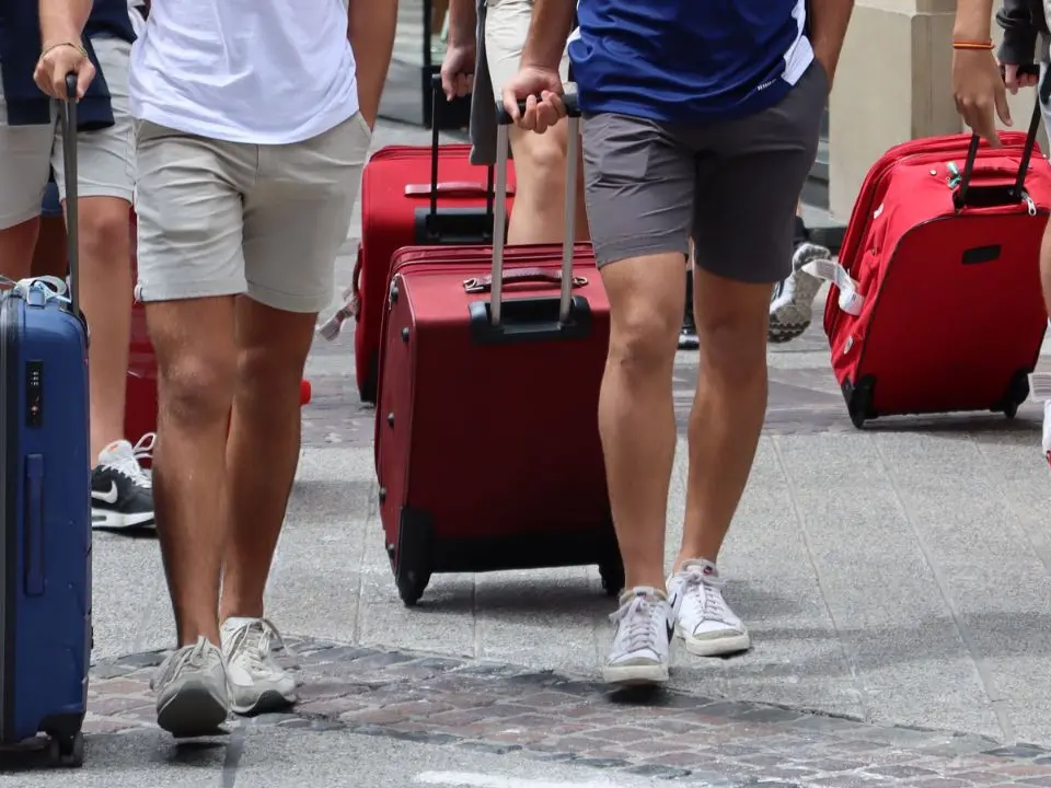 Emorragia inarrestabile, la Calabria continua a svuotarsi: Crotone e Reggio Calabria sul podio nazionale