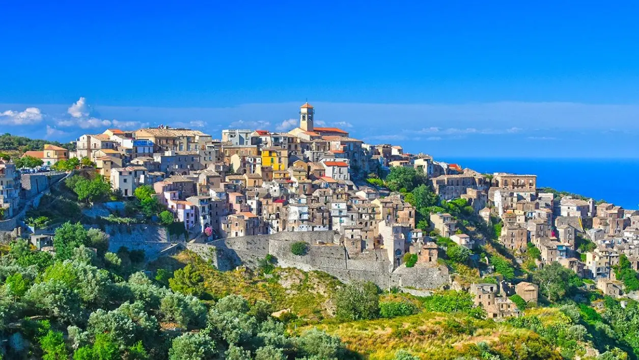 Spop-Art Fest, Badolato torna a raccontare lo spopolamento attraverso l’arte\n