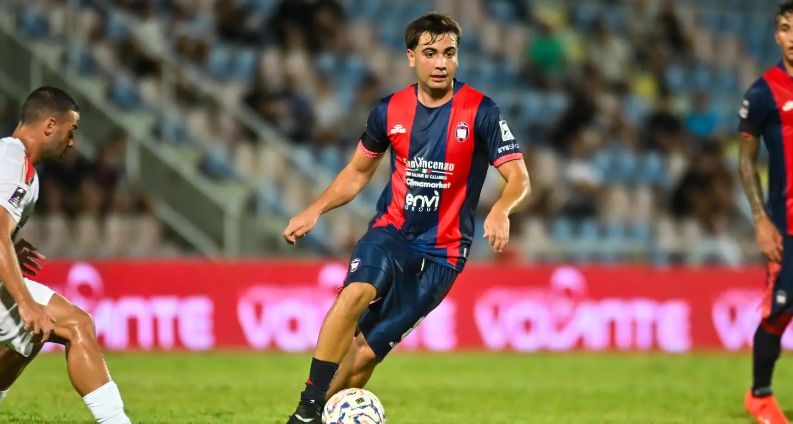 Esordio amaro per il Crotone, il Foggia passa allo Scida: finisce 0-1\n