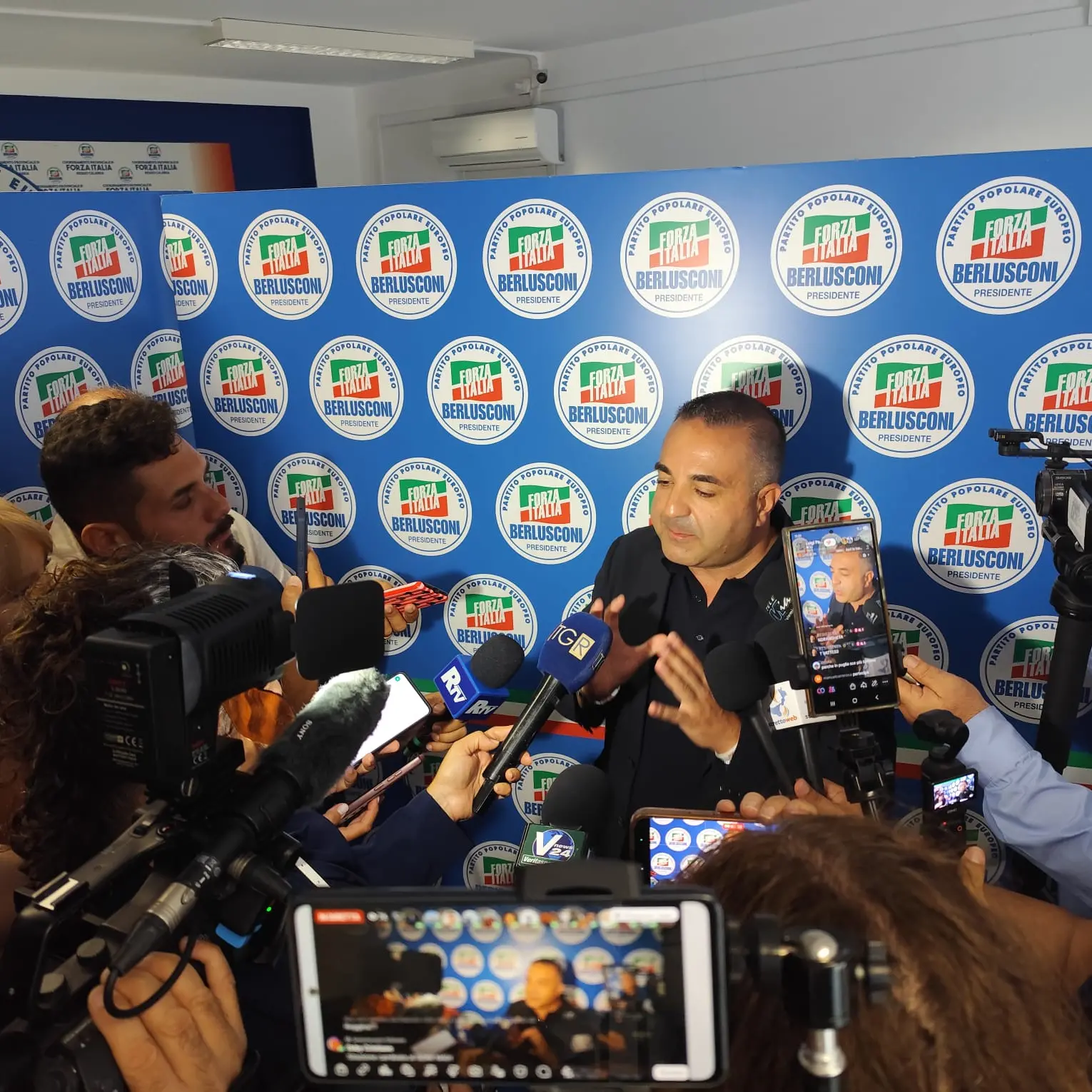 Suppletive a Reggio, Cannizzaro: «Roscioli l'abbiamo proposto noi a Forza Italia, non il contrario»\n