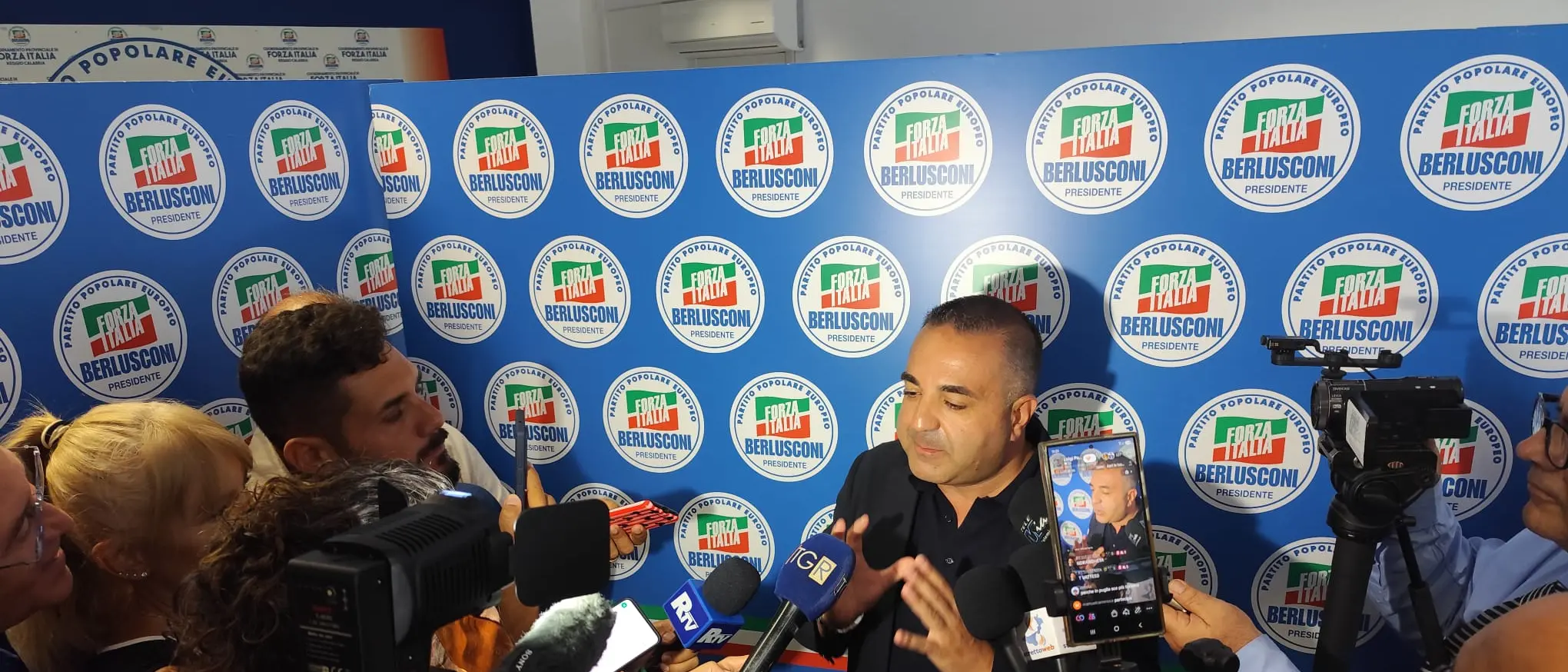 Suppletive a Reggio, Cannizzaro: «Roscioli l'abbiamo proposto noi a Forza Italia, non il contrario»\n