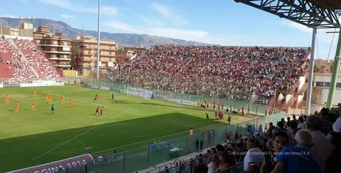 Coppa Italia, Reggina-Digiesse PraiaTortora cambia orario: calcio d’inizio alle 20.30\n