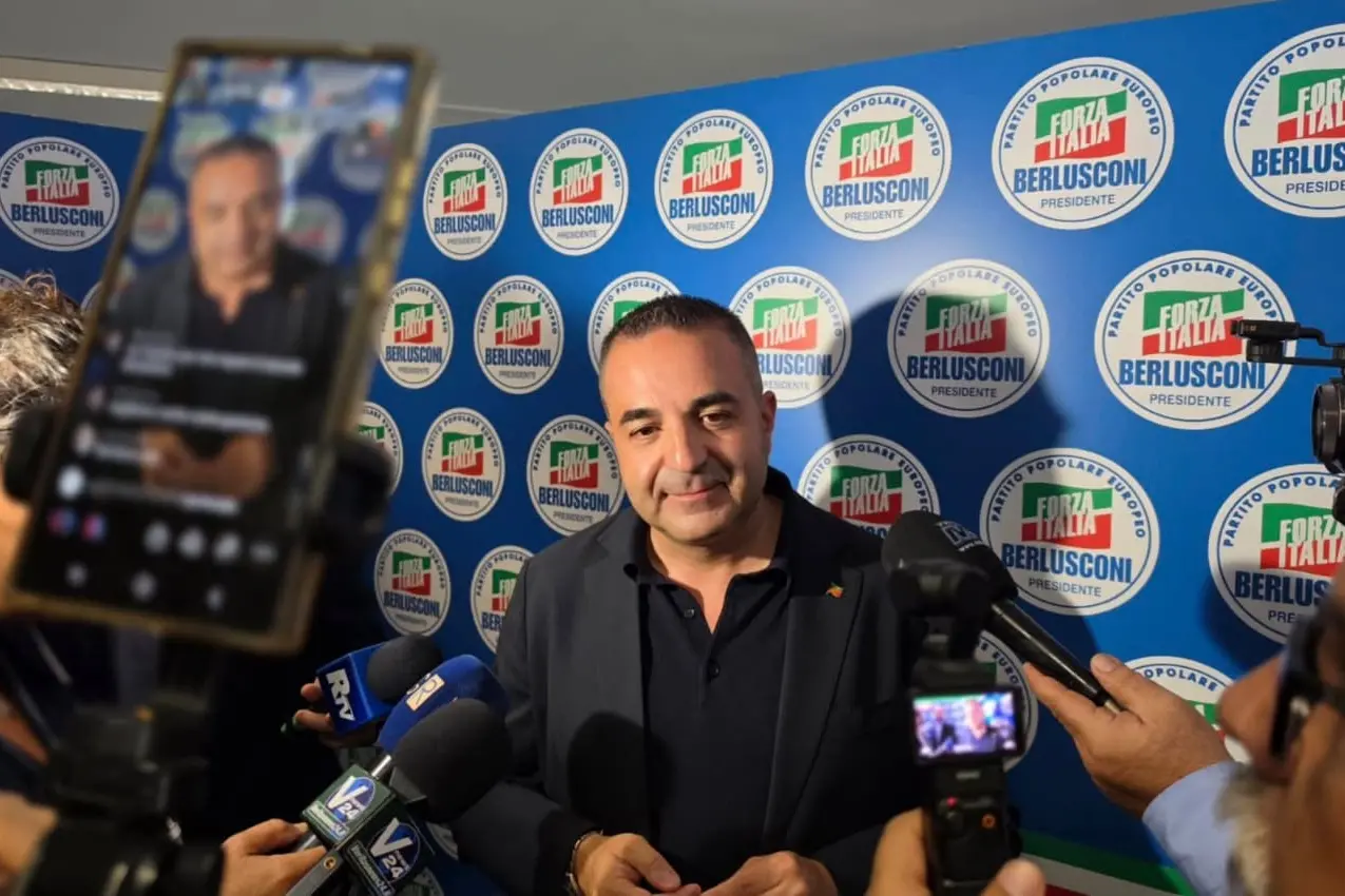 <p>Suppletive, Cannizzaro: «Roscioli l’ho imposto io, lavorerà ogni giorno a Roma per Reggio»</p>
