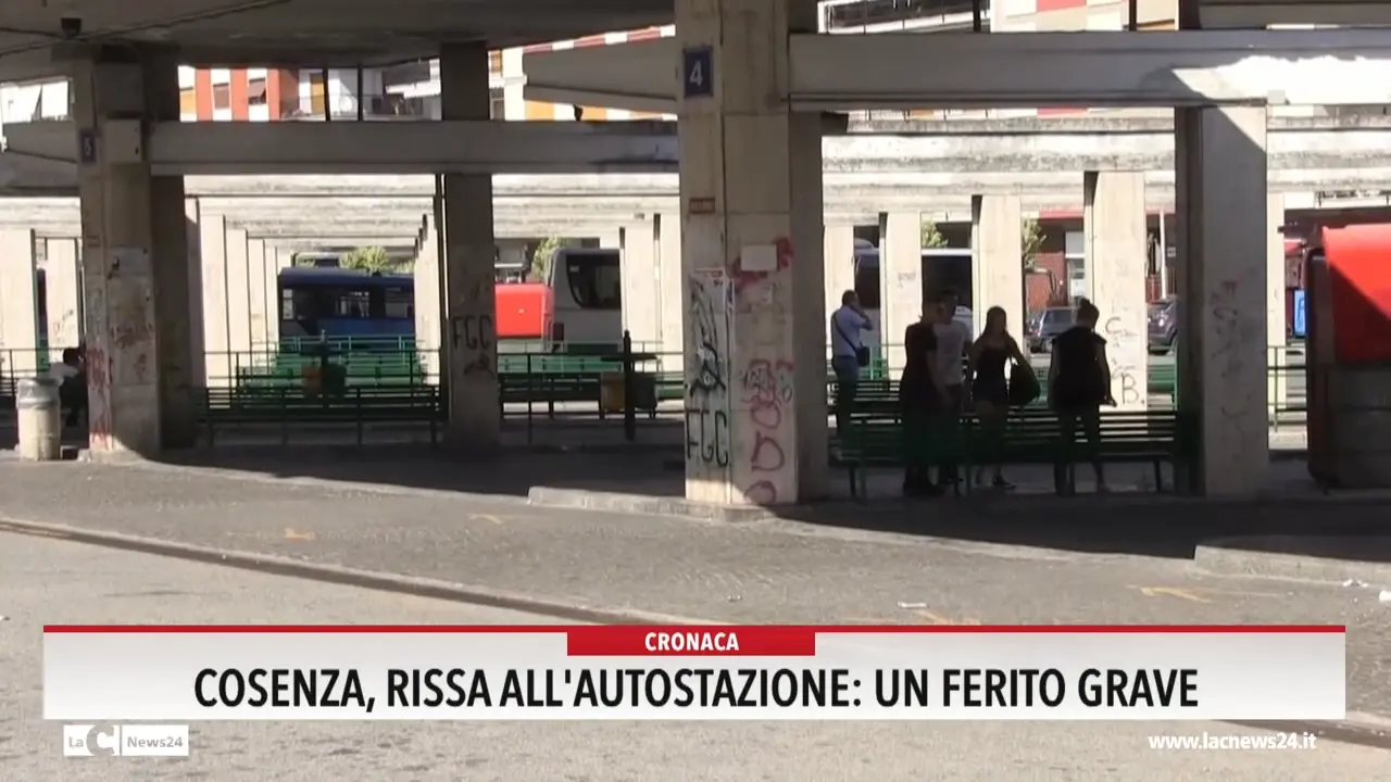 Cosenza, rissa all'autostazione: un ferito grave