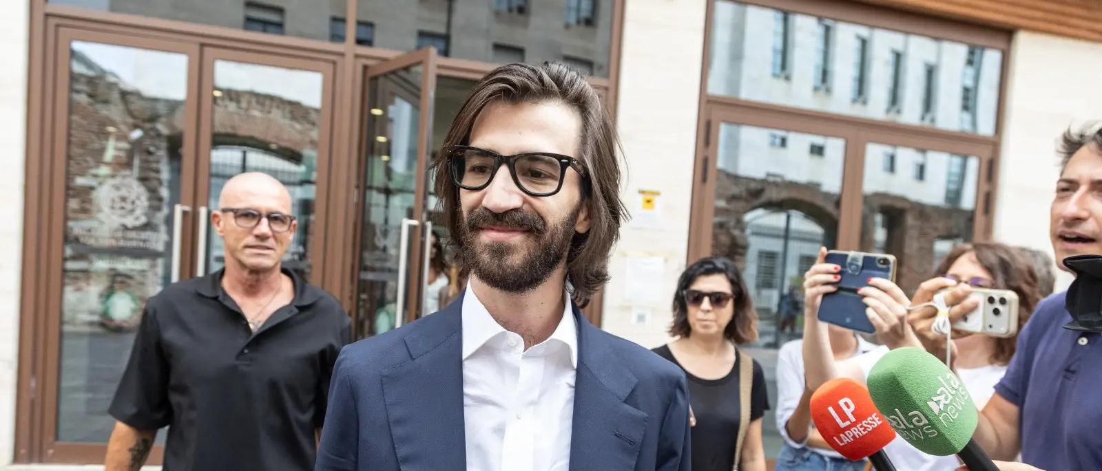 Terremoto in EssilorLuxottica: si dimette Leonardo Maria Del Vecchio, lascia la presidenza di Ray-Ban\n