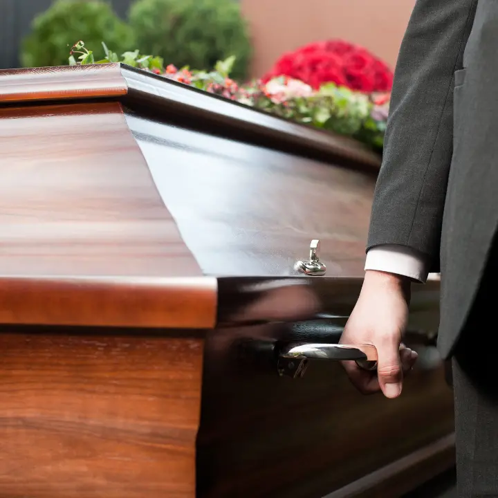 Niente funerali pubblici in Calabria per il nonno della moglie di Marco Ferdico\n