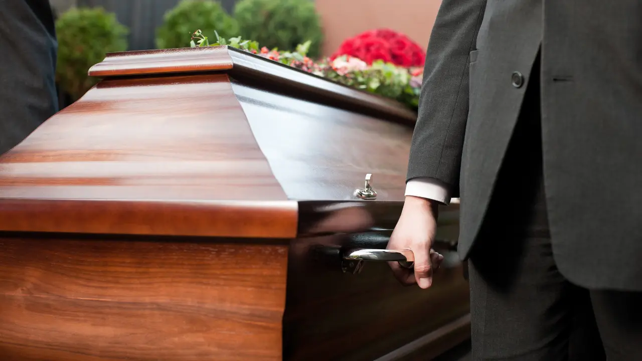 Niente funerali pubblici in Calabria per il nonno della moglie di Marco Ferdico\n