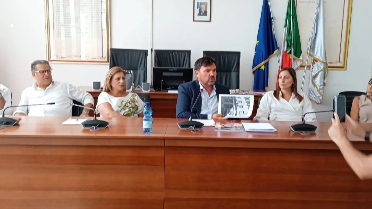 San Giovanni in Fiore, l'opposizione: «Pronti ad approvare il rendiconto». Il centrodestra contesta i conti di Barile\n