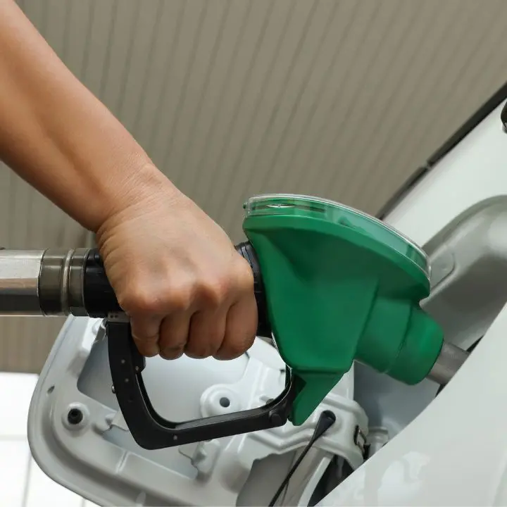In un comune abruzzese la benzina la vende il Comune e costa quasi 30 centesimi in meno\n