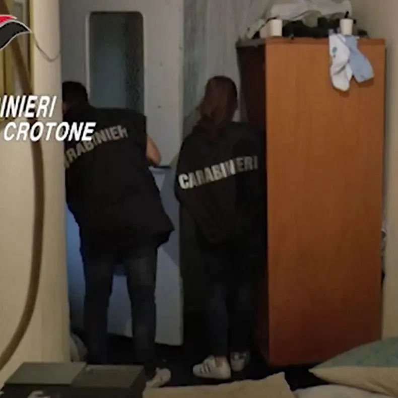 Sfruttamento della prostituzione tra Crotone e\u00A0Isola Capo Rizzuto,\u00A0nuovo arresto: ai domiciliari una donna\n