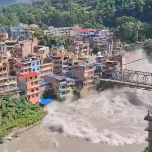 Alluvione in Nepal, si temono numerose vittime: dispersi anche centinaia di turisti\n