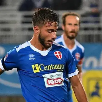 Cosenza, scatto per Donadio: i rossoblù sono in pole per l’esterno del Novara