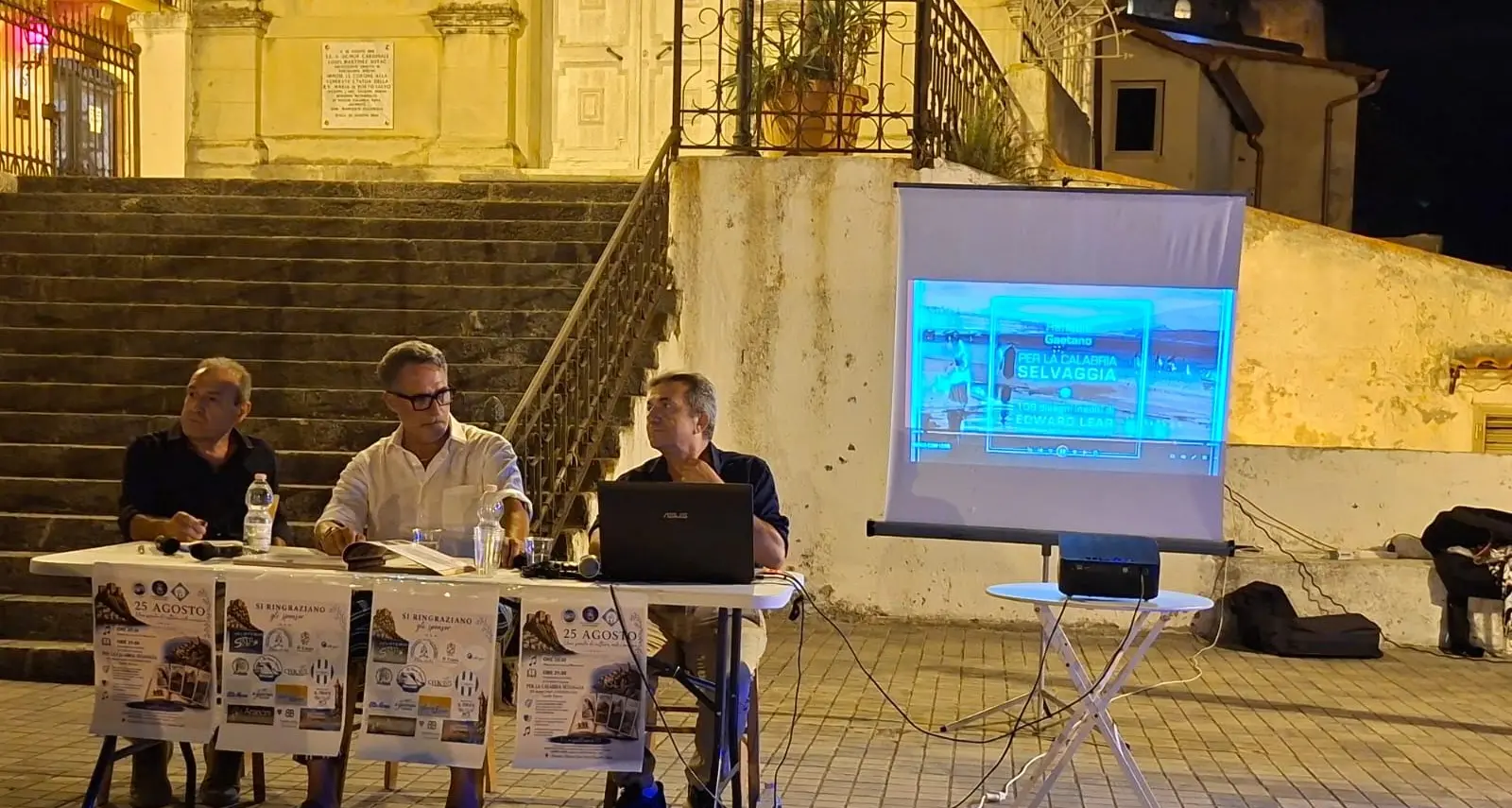 La magia di Edward Lear incontra il mare di Scilla: fascino e cultura a Chianalea per \"La Calabria Selvaggia\"\n