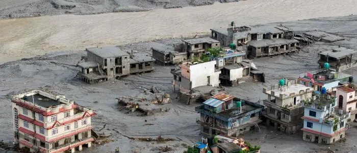 Alluvione tra Tibet e Nepal, il collasso di un ghiacciaio scatena la tragedia. Il bilancio provvisorio:\u00A0165 morti e 826 dispersi\n