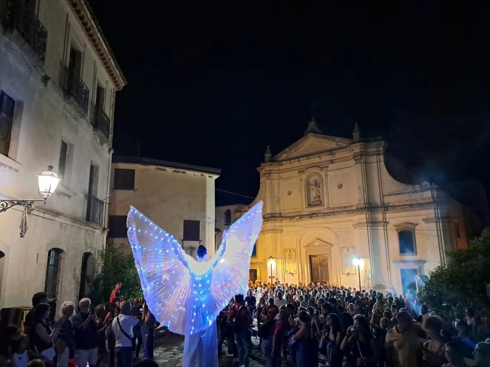 Estate di cultura a Santa Caterina dello Ionio tra dibattiti, folklore e tradizioni\n