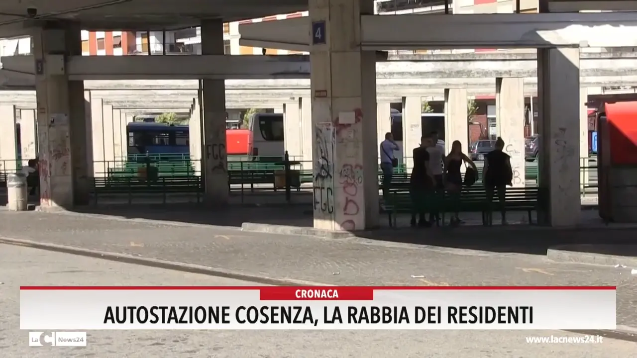 Autostazione Cosenza, la rabbia dei residenti