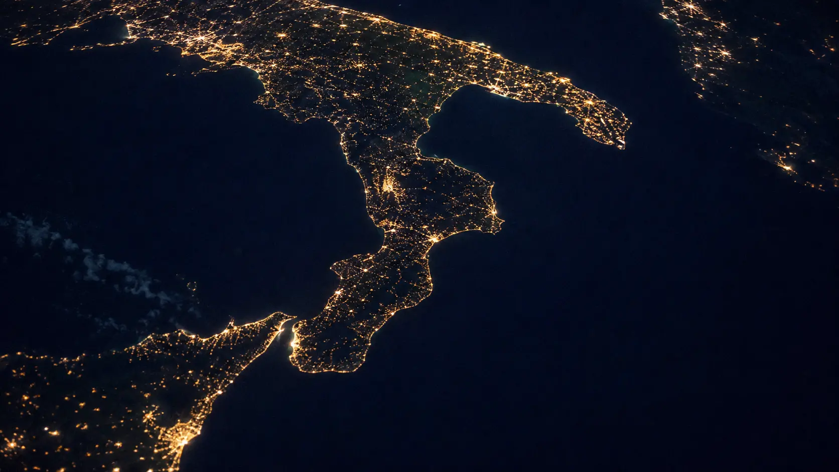 La Calabria come laboratorio del nuovo potere: quando la marginalità percepita è centralità strategica\n