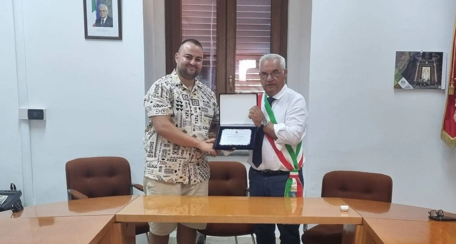 Giannini al Jova Summer Party: riconoscimento per l’artista calabrese da parte del Comune di Santa Caterina Ionio\u00A0\n