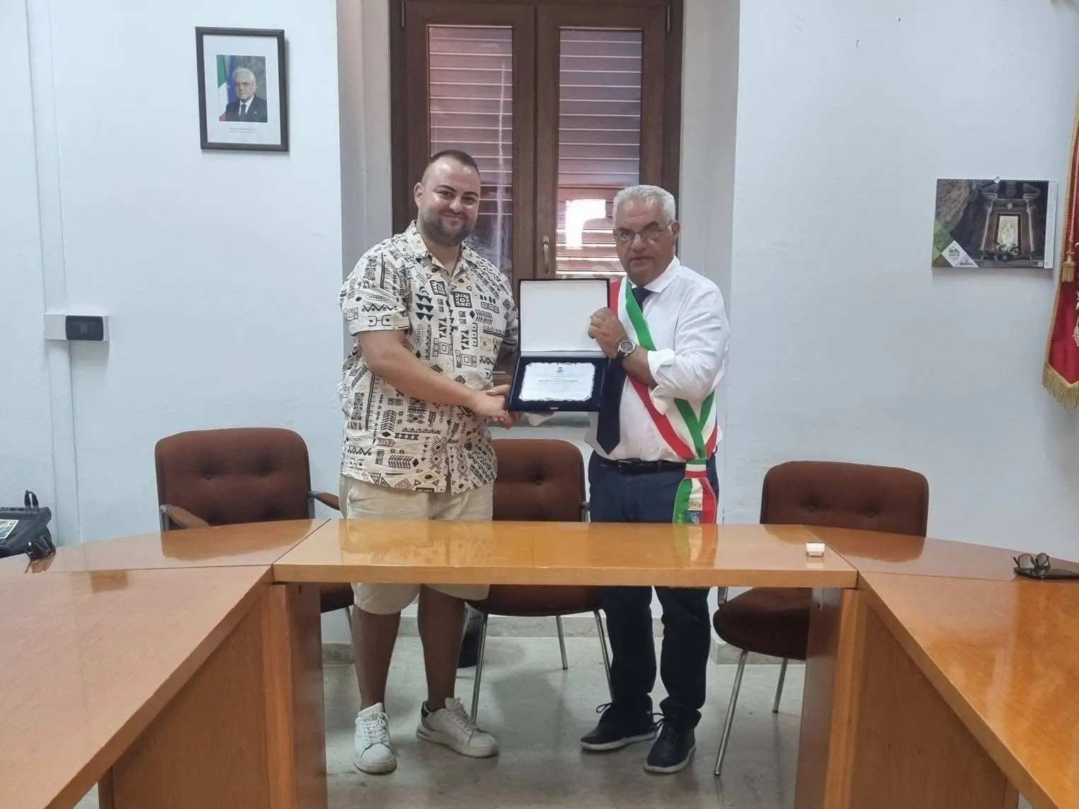 Giannini al Jova Summer Party: riconoscimento per l’artista calabrese da parte del Comune di Santa Caterina Ionio\u00A0\n