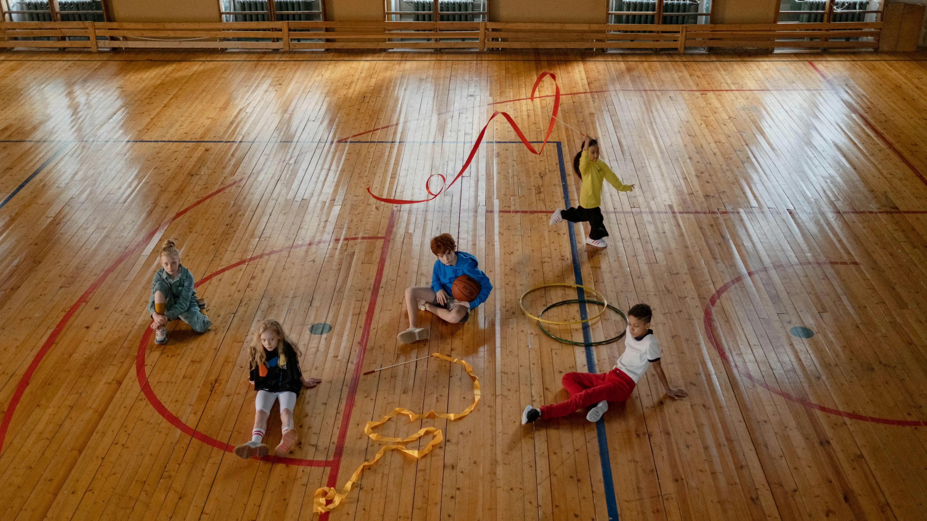 <p>Scuola, in Calabria <span style=\"color:hsl(0, 75%, 60%);\">meno di una su tre ha una palestra</span>. Mancano anche mense e aule informatiche</p>