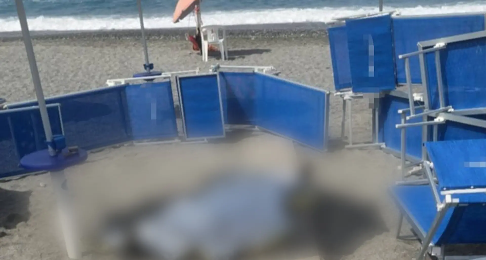 Tragedia in spiaggia a Grisolia, 53enne muore dopo un malore\n