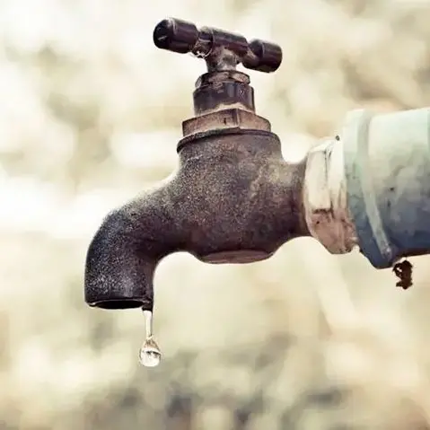 Quartieri di Cosenza senz’acqua, il Comune: «Stiamo monitorando l’intero tracciato della rete idrica»\n