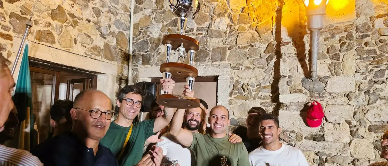 Pizzo celebra il mito della Coppa Olimpia: la 65ª edizione incorona la \"Chjazza\" tra emozioni, storia e grandi riconoscimenti\n