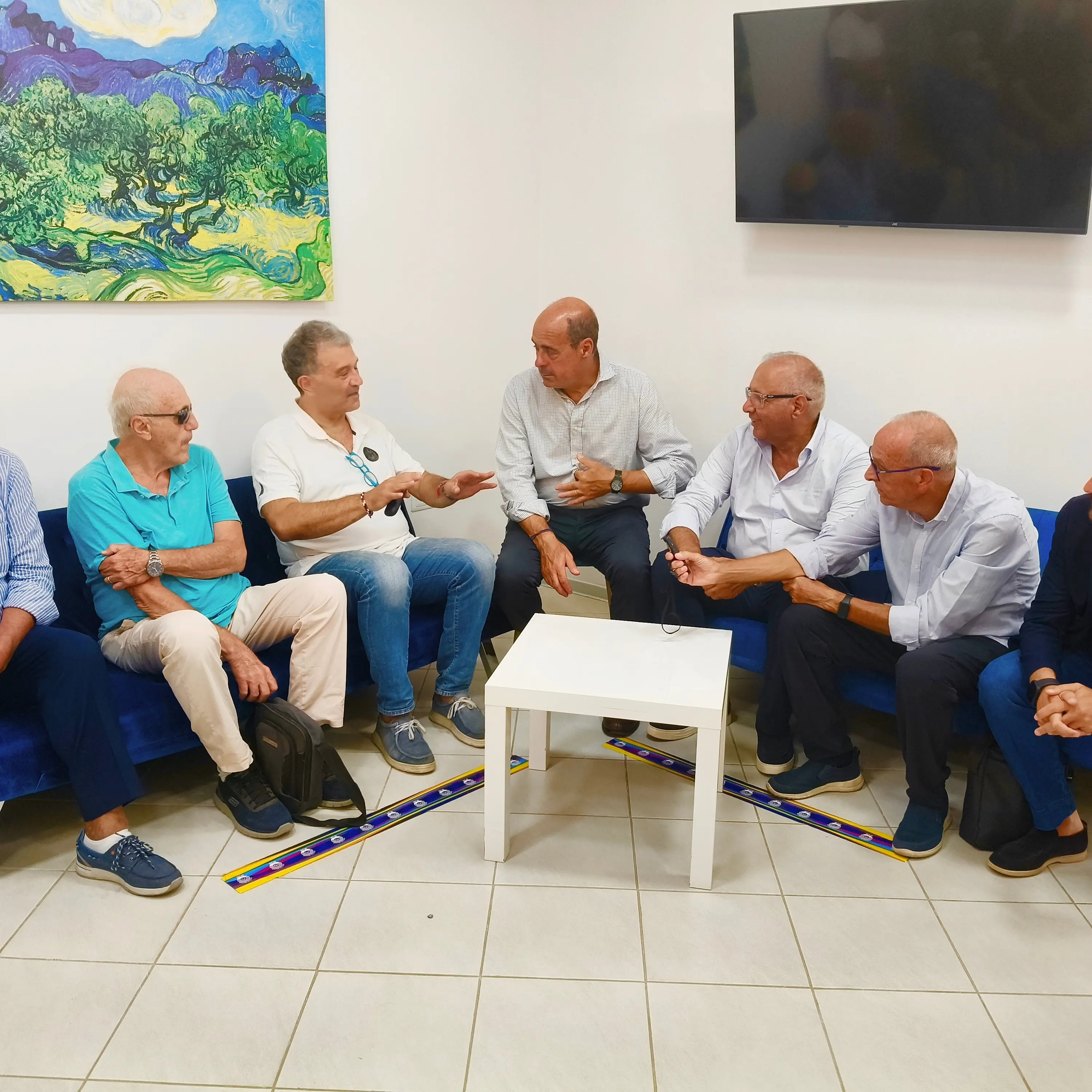 <p>Zingaretti ad Arghillà: «Dalle periferie e dal diritto alla salute parte la sfida per il futuro di Reggio»</p>