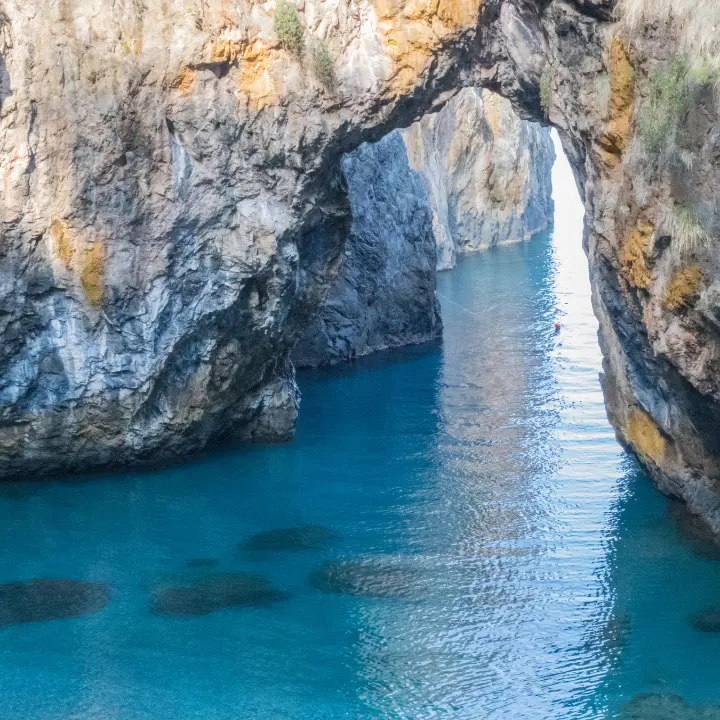 Arcomagno da record: 40mila visitatori in tre mesi e boom di turisti stranieri\u00A0a San Nicola Arcella\n