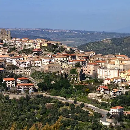 Il 2 settembre la presentazione di “Squillace – Santuario Madonna del Ponte”, curata da Carlo Mauro\n