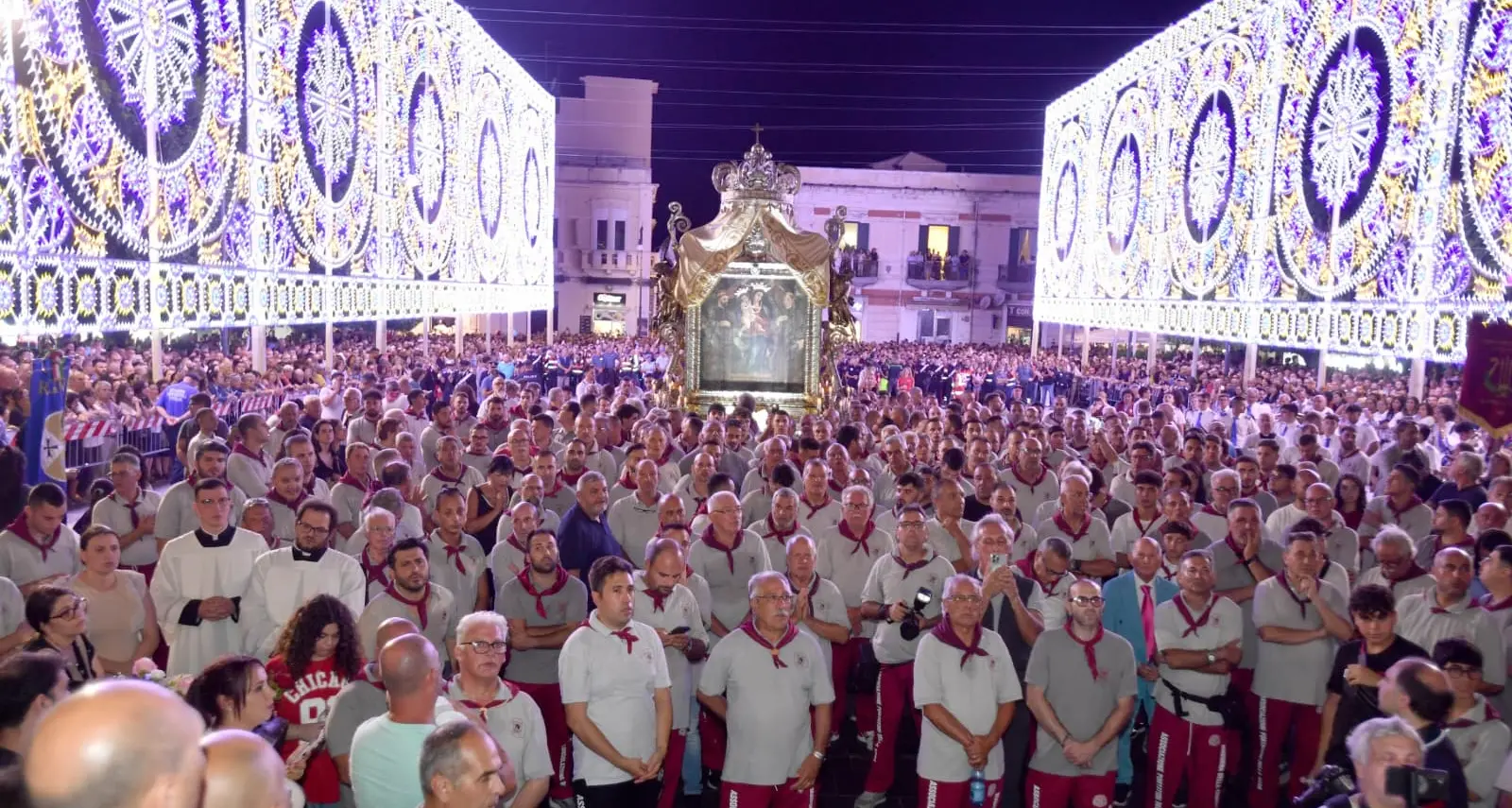 Feste Mariane 2026: oltre 400mila euro per spettacoli, luminarie e fuochi d’artificio\n