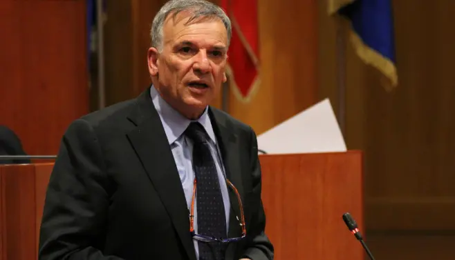 Lamezia, Tallini attacca Murone: «Sindaco telecomandato, restituisca la parola agli elettori»\n\n\n