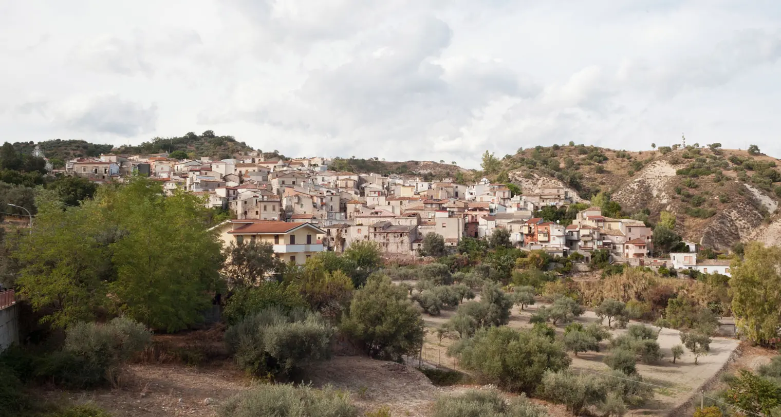 Riace e il gemellaggio con il campo palestinese respinto in aula, Trifoli: «La Giunta non può bypassare il Consiglio»\n
