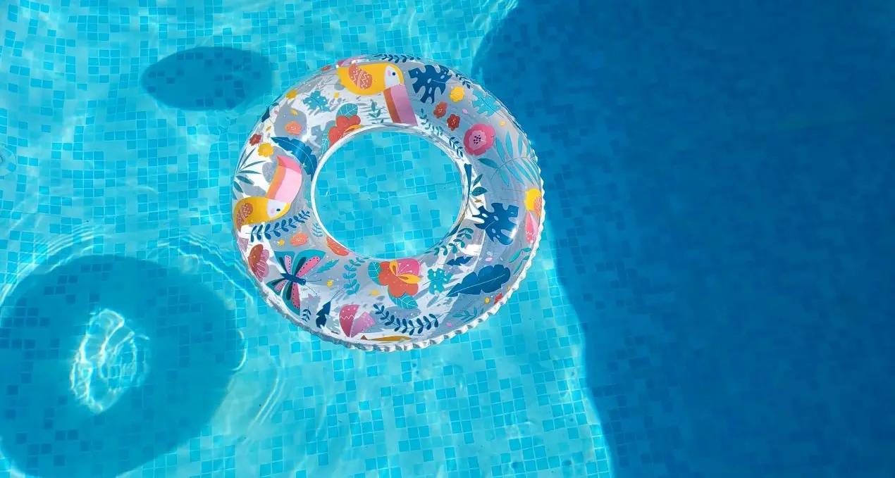 Bimba di 2 anni e mezzo annega in piscina: a Palermo una serata tra famiglie si trasforma in tragedia