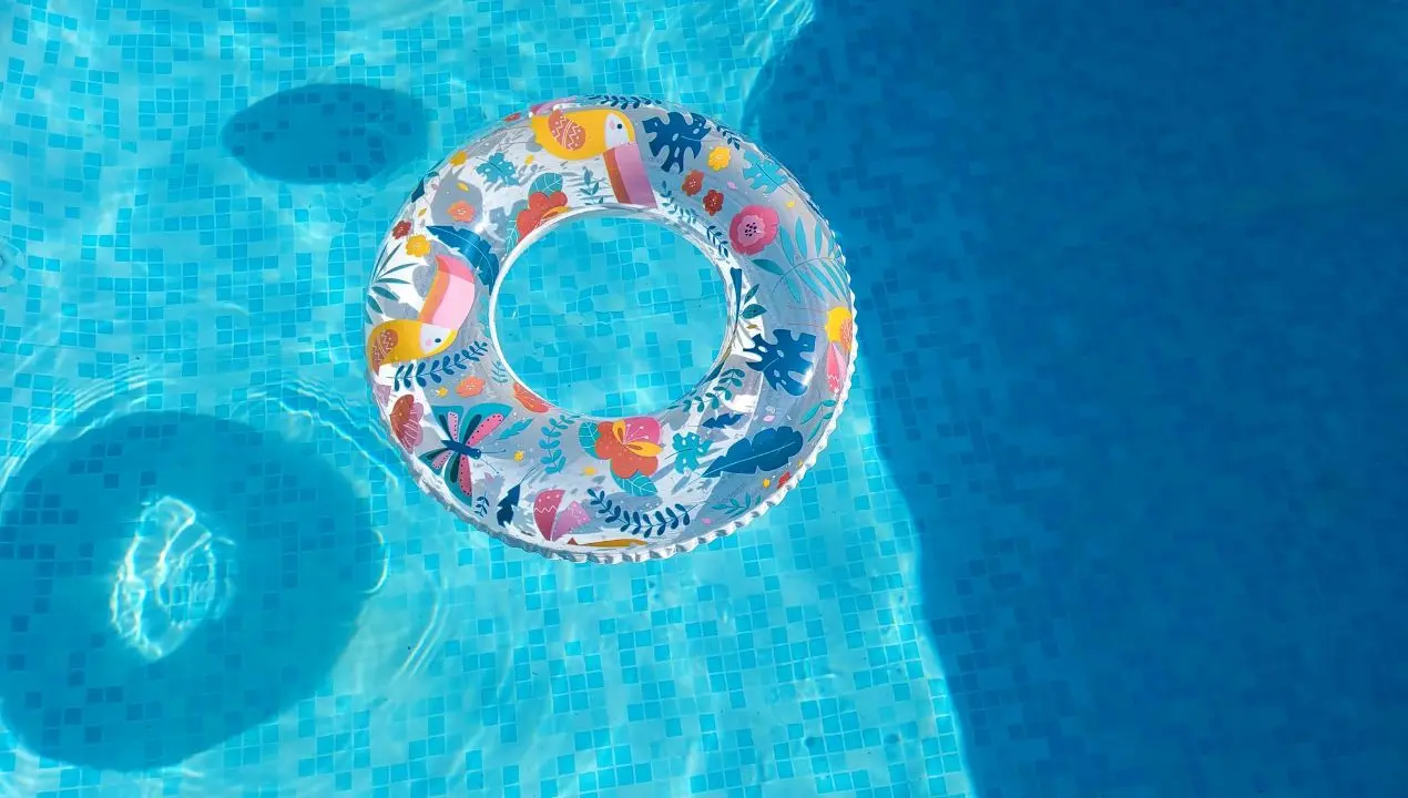 Bimba di 2 anni e mezzo annega in piscina: a Palermo una serata tra famiglie si trasforma in tragedia