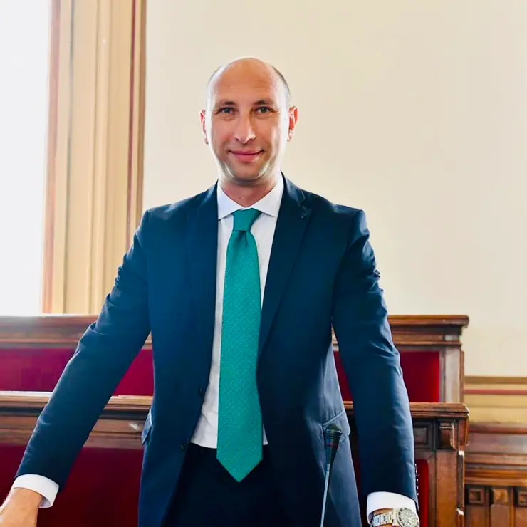 Scontro nella Lega, De Biasi contro Furgiuele: «Senza i voti di Minasi non sarebbe stato eletto»\n